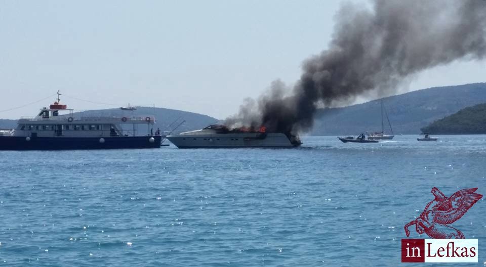 Θαλαμηγός στο Νυδρί τυλίχθηκε στις φλόγες -Κάηκε ολοσχερώς [εικόνες & βίντεο] | iefimerida.gr 0