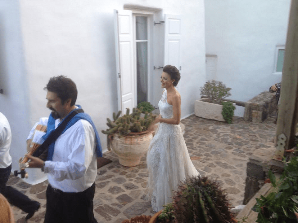 Ο γάμος της Σίσσυς Φειδά -Η γαμήλια δεξίωση και το τρελό πάρτι με τον Τόνι Σφήνο [εικόνες] | iefimerida.gr 8