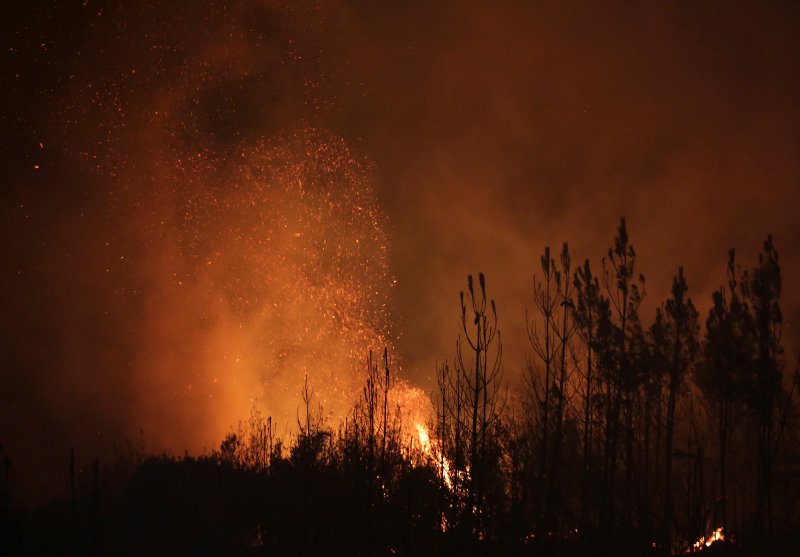 Σε πύρινο κλοιό και πάλι η Πορτογαλία καθώς επιστρέφουν οι υψηλές θερμοκρασίες [εικόνες]  | iefimerida.gr 4