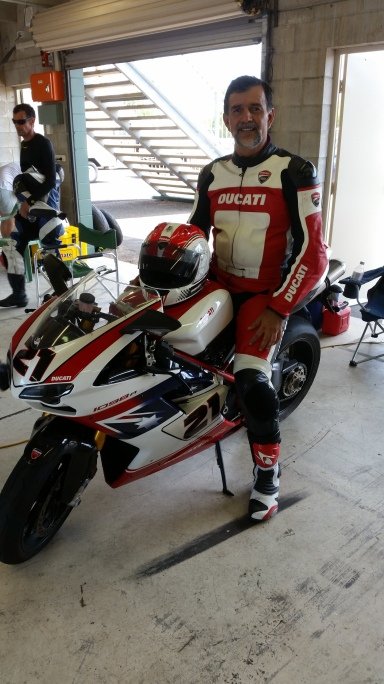 Νικ Χαλκίτης -Ο ομογενής που μάζεψε με το... μουστάκι του 29.000 δολάρια [εικόνες] | iefimerida.gr 3