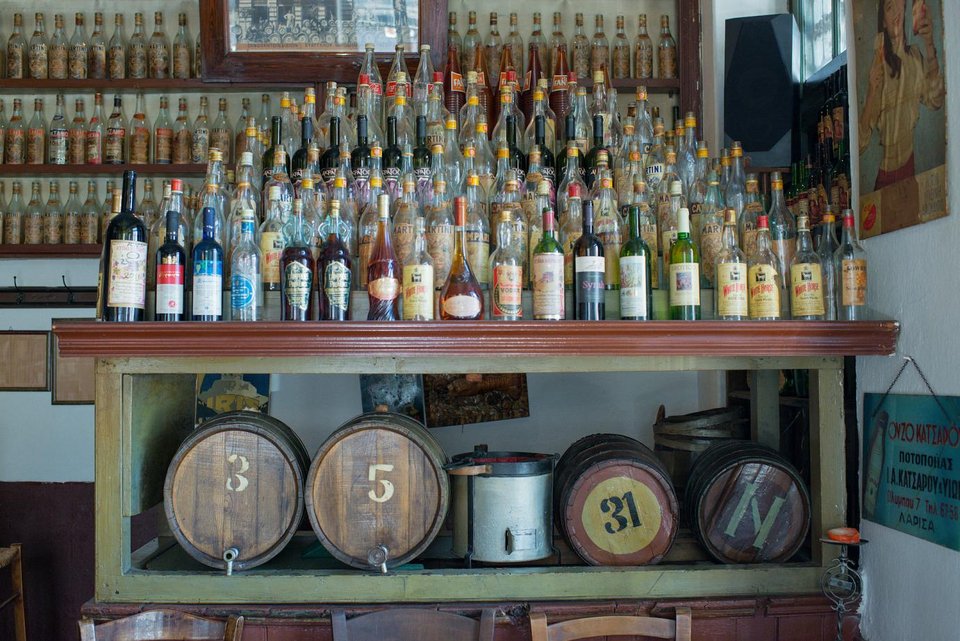 Νικόδημος: Το οινοπαντοπωλείο του 1906 που μετατράπηκε σε ένα από τα ωραιότερα εστιατόρια της Ελλάδας [εικόνες]  | iefimerida.gr 4