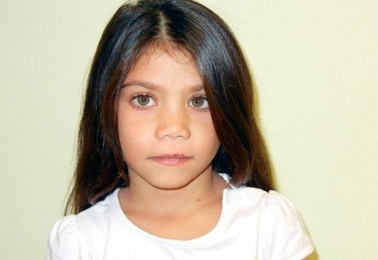 Αυτή είναι η 6χρονη που κρατούσε ζευγάρι Ρομά στον Τύρναβο [εικόνες]  | iefimerida.gr 1