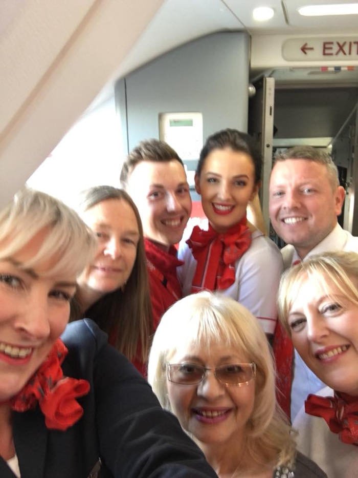 Συνέβη ξανά: Δύο γυναίκες οι μοναδικοί επιβάτες σε πτήση από Μπέρμιγχαμ για Κρήτη [εικόνες]  | iefimerida.gr 2