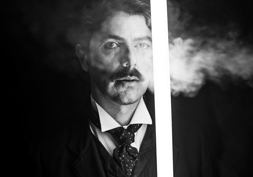 Μία παράσταση για τη ζωή και το έργο του μεγάλου εφευρέτη Νικολά Τέσλα στο Βιομηχανικό Μουσείο Φωταερίου στην Τεχνόπολη στο Γκάζι