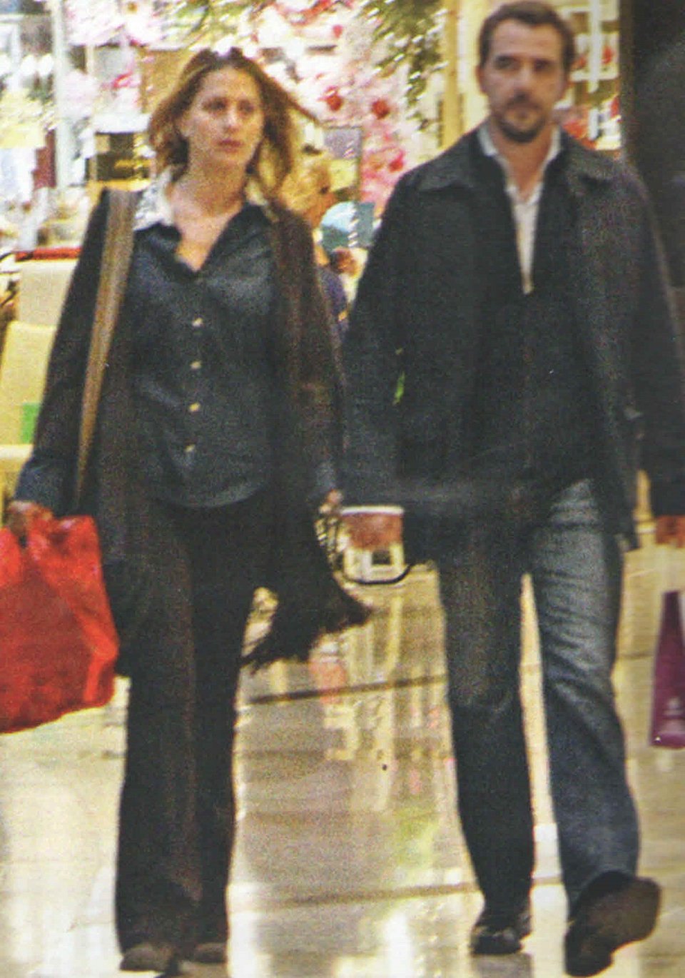 Οι ανέμελες νύχτες και μέρες του τέως βασιλιά και του γιου του Νικόλαου – Από το Γκάζι ως το Κολωνάκι και τα Ζαγοροχώρια [εικόνες] | iefimerida.gr 0