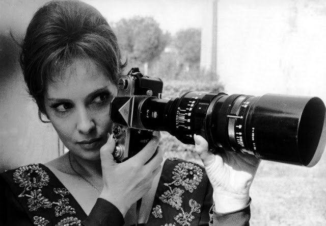 Vintage: Διασημότητες σε ρόλο φωτογράφου: Λολομπριτζίτα, Μπαρντό, Σινάτρα, Τζάγκερ [εικόνες]  | iefimerida.gr 6