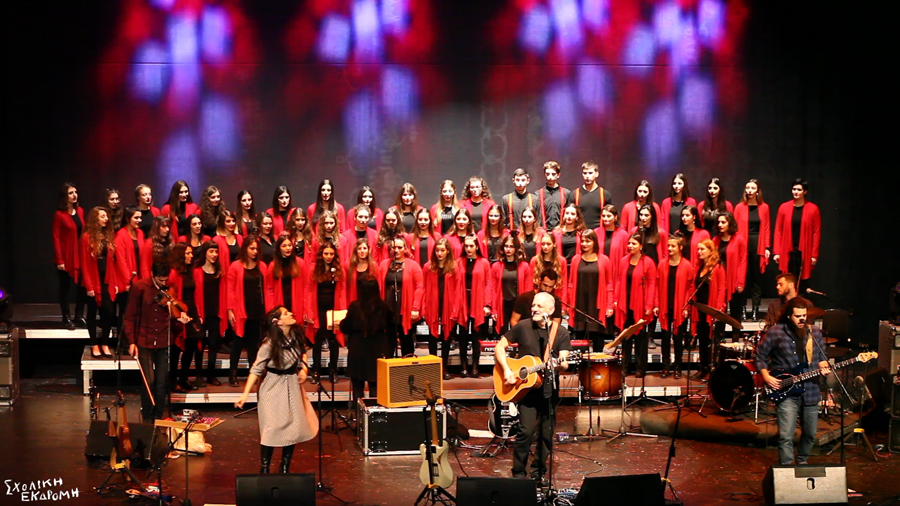 Ο Νίκος Πορτοκάλογλου μπήκε στα 60 και το γιορτάζει στο θέατρο Βράχων [εικόνες]  | iefimerida.gr 1