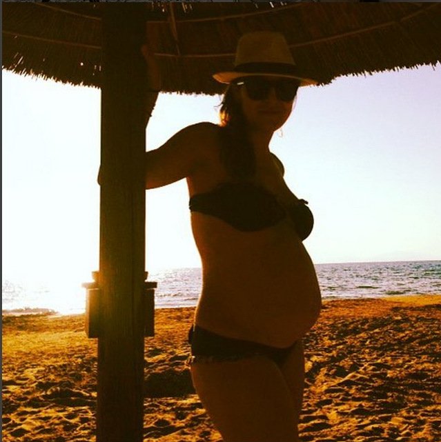 Ετοιμη να γεννήσει η σύζυγος του βουλευτή, Νίκου Ορφανού [εικόνες] | iefimerida.gr 1