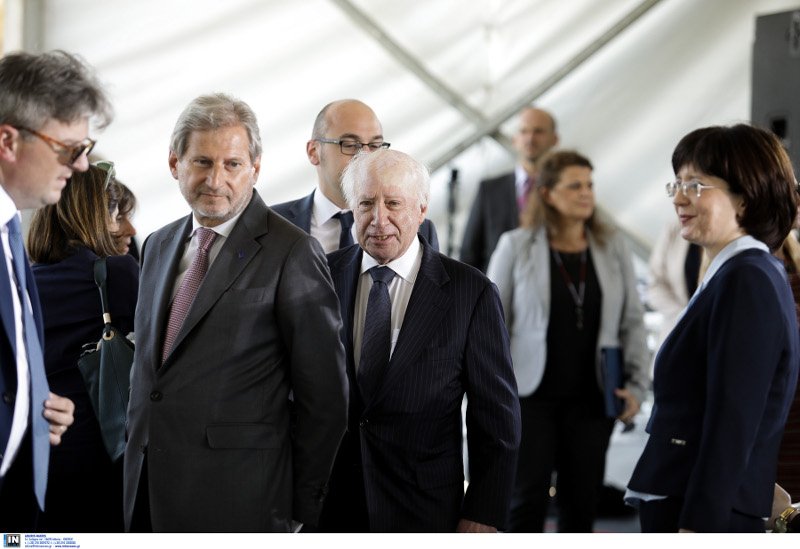 Υπογραφή συμφωνίας με γενέθλια -«Happy birthday» και τούρτα στις Πρέσπες | iefimerida.gr 0