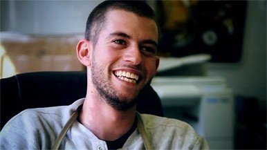 To μωρό του εξωφύλλου των Nirvana μιλά 20 χρόνια μετά [video] | iefimerida.gr 1