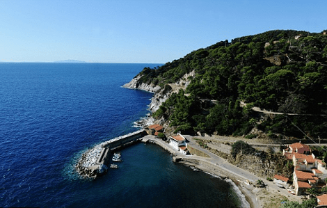 Γοργόνα, ένα νησί επίγειος παράδεισος της Μεσογείου που δεν θέλει κανείς ούτε καν να το επισκεφθεί -Τι συμβαίνει εκεί  [εικόνες] | iefimerida.gr 0