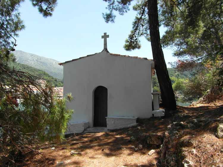 Νησί καρτ ποστάλ στο Ιόνιο -Μια σταλιά, έχει πάνω του μόνο μια εκκλησιά και ένα κάστρο! [εικόνες] | iefimerida.gr 9