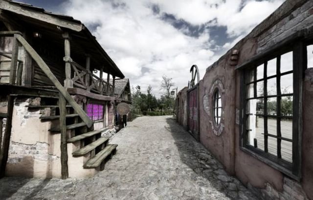 Εκατομμυριούχος φτιάχνει τεχνητό νησί με θέμα τους πειρατές με αρχιτεκτονική 18ου αιώνα [εικόνες] | iefimerida.gr 7