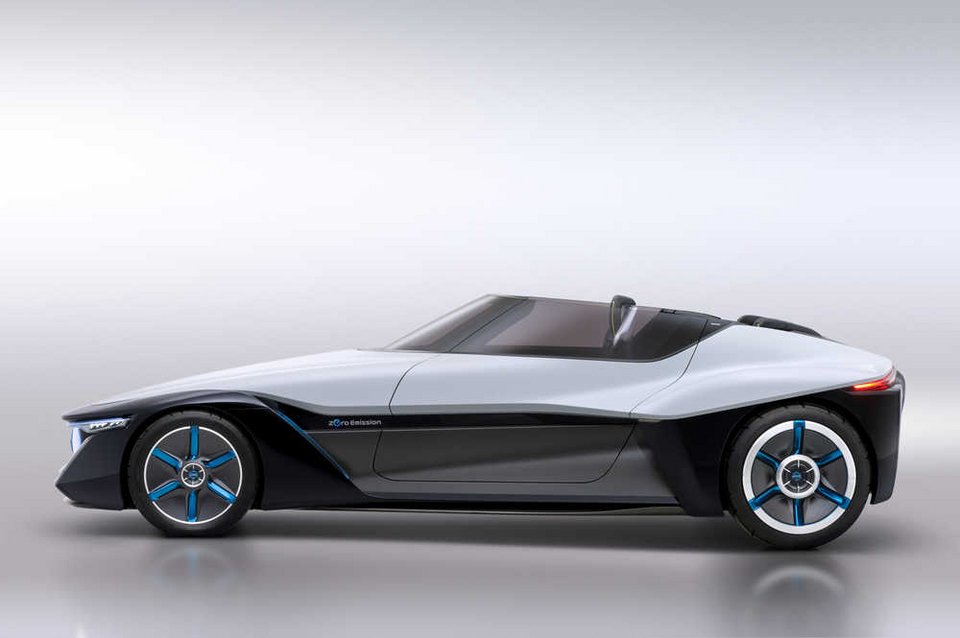 Nissan Bladeglider Concept: Στη Nissan τα βλέπουν όλα τριγωνικά | iefimerida.gr 1