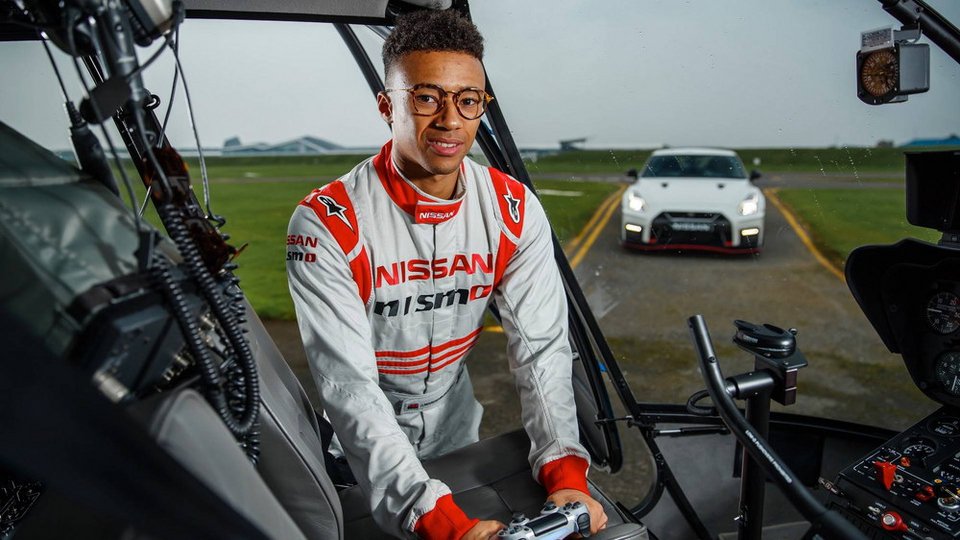 Αυτό το Nissan GT-R οδηγείται σαν σε video game -Με τηλεχειριστήριο [βίντεο] | iefimerida.gr 0