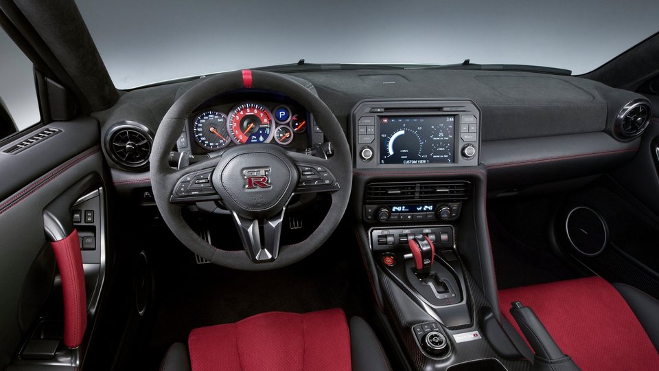 Nissan GT-R & Z: Γιορτάζουν μισό αιώνα στην παραγωγή | iefimerida.gr 1