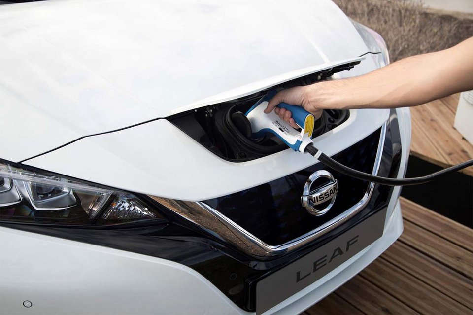 Οι πωλήσεις του Nissan LEAF ξεπέρασαν τις 100.000 στην Ιαπωνία | iefimerida.gr 0