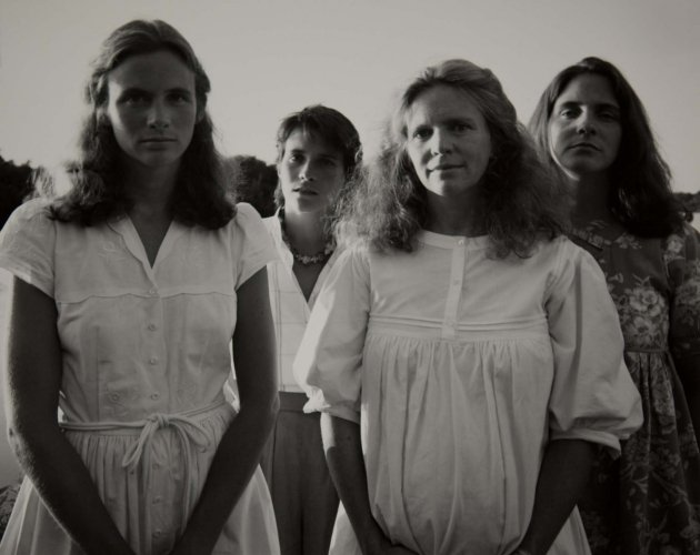 Φωτογράφιζε 4 αδελφές κάθε χρόνο επί 36 χρόνια -Ενα συγκλονιστικό οδοιπορικό στη ζωή τους [εικόνες] | iefimerida.gr 7