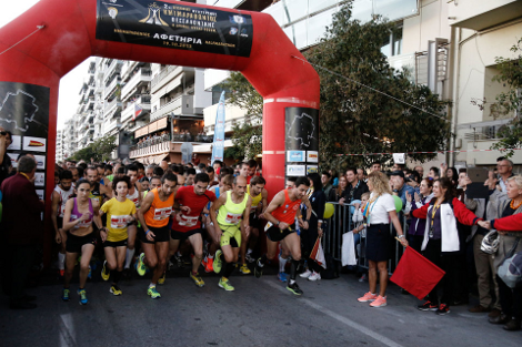 Περισσότεροι από 12.000 δρομείς απόλαυσαν την εμπειρία του νυχτερινού αγώνα δρόμου στη Θεσσαλονίκη [εικόνες] | iefimerida.gr 3