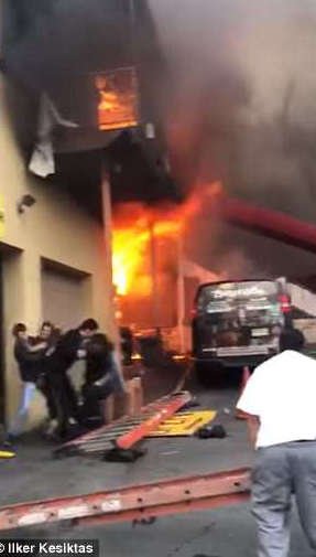 Στούντιο χορού πιάνει φωτιά και οι χορευτές πηδούν από το μπαλκόνι για να γλιτώσουν από τις φλόγες [εικόνες & βίντεο] | iefimerida.gr 2