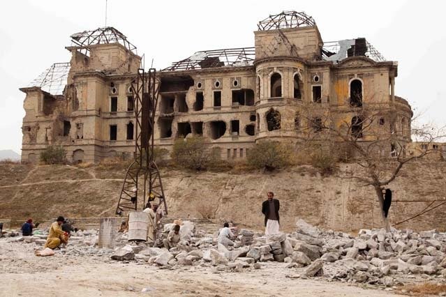 Στα άδυτα του άλλοτε μεγαλοπρεπούς νεοκλασικού παλατιού Darul Aman της Καμπούλ [εικόνες]  | iefimerida.gr 5