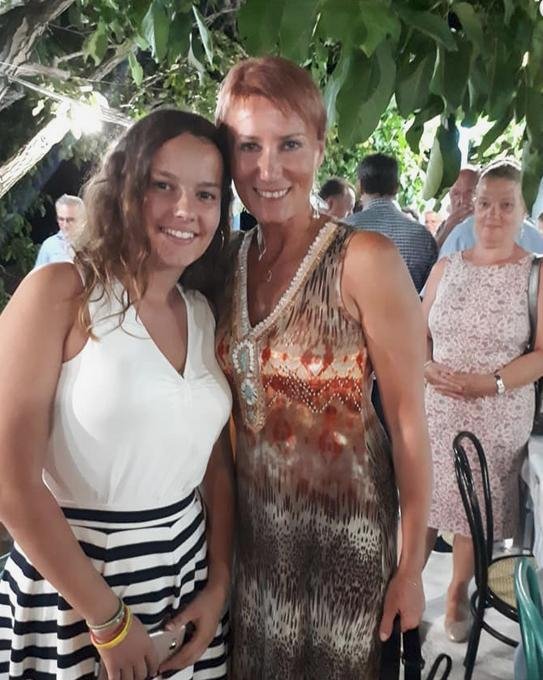 Χαλαρός και μαυρισμένος σε ταβέρνα στη Λευκάδα ο Κώστας Καραμανλής [εικόνες] | iefimerida.gr 4