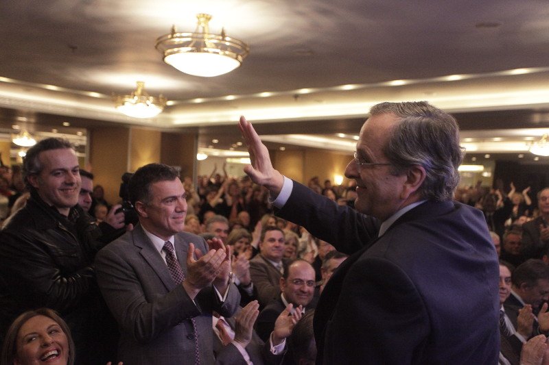 Κοσμοσυρροή στην κοπή  πίτας του Αδωνι Γεωργιάδη [εικόνες] | iefimerida.gr 6