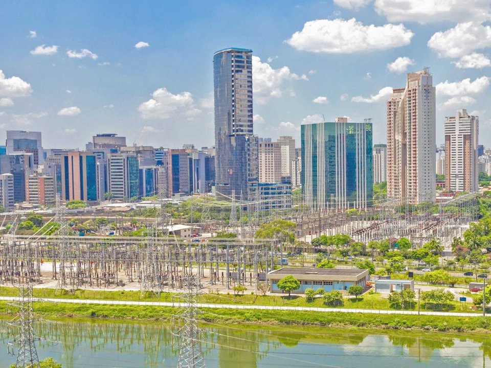 Οταν κοιτάς από ψηλά: Οι 10 πόλεις του κόσμου με τους πιο εντυπωσιακούς ουρανοξύστες [εικόνες]  | iefimerida.gr 8