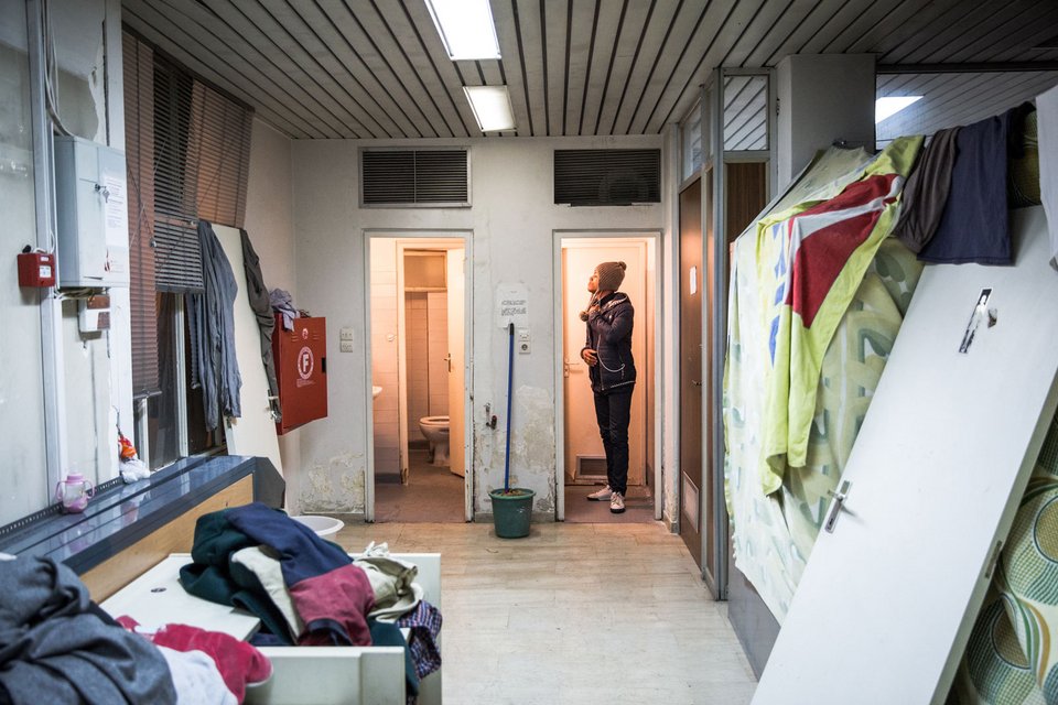 Εγκλωβισμένοι στην Ελλάδα -Αφιέρωμα του Al Jazeera στους πρόσφυγες των Εξαρχείων [εικόνες]  | iefimerida.gr 11