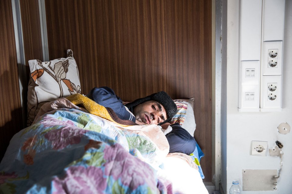 Εγκλωβισμένοι στην Ελλάδα -Αφιέρωμα του Al Jazeera στους πρόσφυγες των Εξαρχείων [εικόνες]  | iefimerida.gr 3