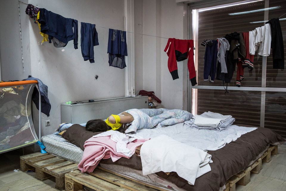 Εγκλωβισμένοι στην Ελλάδα -Αφιέρωμα του Al Jazeera στους πρόσφυγες των Εξαρχείων [εικόνες]  | iefimerida.gr 8