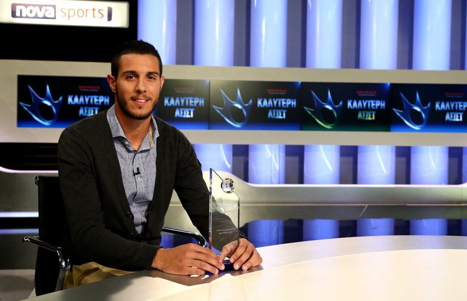 Ελαμψαν τα αστέρια του ελληνικού ποδοσφαίρου στα Βραβεία Nova Super League 2014 [εικόνες]  | iefimerida.gr 3