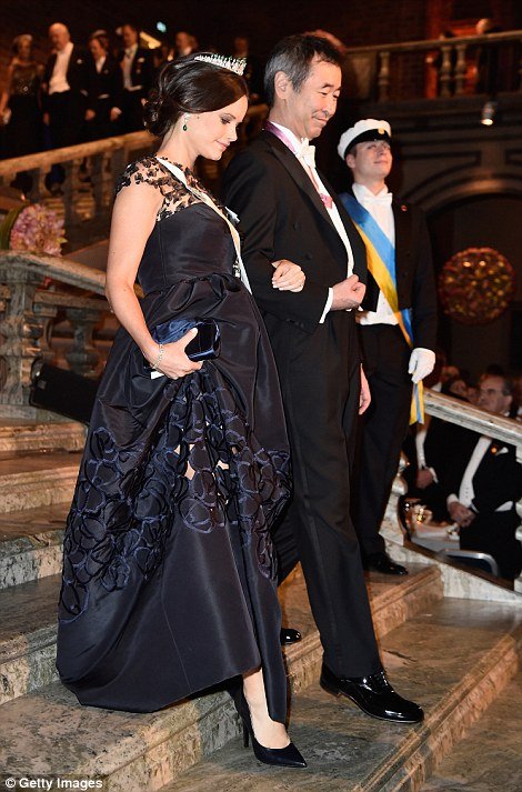  Το δείπνο της απόλυτης χλιδής στην Ευρώπη: Βασιλιάδες, πριγκίπισσες, διαμαντένιες τιάρες, χρυσά κηροπήγια και απονομή Νόμπελ [εικόνες] | iefimerida.gr 8