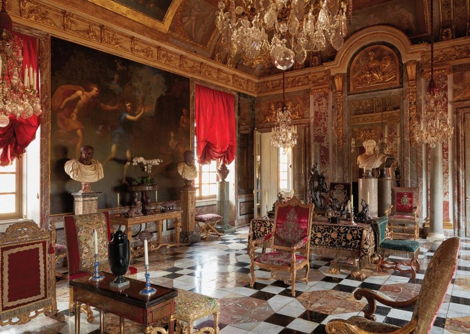 Επαιξαν Οπερα στον ωραιότερο πύργο της Γαλλίας -Σκηνοθέτης Ζυλί Γκαγιέ, βιολί η σύζυγος του Μανουέλ Βαλς [εικόνες] | iefimerida.gr 12