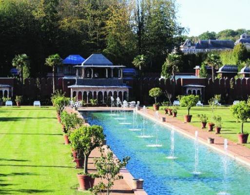 Επαιξαν Οπερα στον ωραιότερο πύργο της Γαλλίας -Σκηνοθέτης Ζυλί Γκαγιέ, βιολί η σύζυγος του Μανουέλ Βαλς [εικόνες] | iefimerida.gr 15