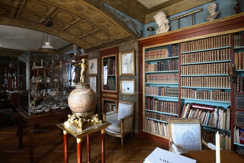 Επαιξαν Οπερα στον ωραιότερο πύργο της Γαλλίας -Σκηνοθέτης Ζυλί Γκαγιέ, βιολί η σύζυγος του Μανουέλ Βαλς [εικόνες] | iefimerida.gr 21