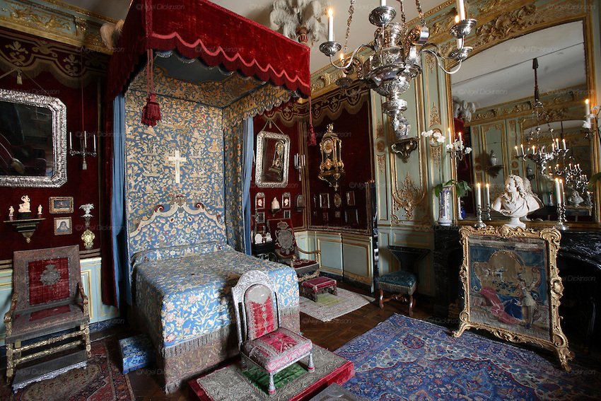 Επαιξαν Οπερα στον ωραιότερο πύργο της Γαλλίας -Σκηνοθέτης Ζυλί Γκαγιέ, βιολί η σύζυγος του Μανουέλ Βαλς [εικόνες] | iefimerida.gr 23