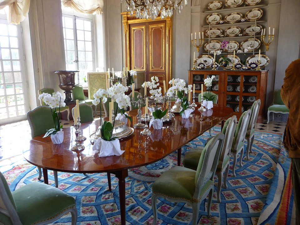 Επαιξαν Οπερα στον ωραιότερο πύργο της Γαλλίας -Σκηνοθέτης Ζυλί Γκαγιέ, βιολί η σύζυγος του Μανουέλ Βαλς [εικόνες] | iefimerida.gr 8