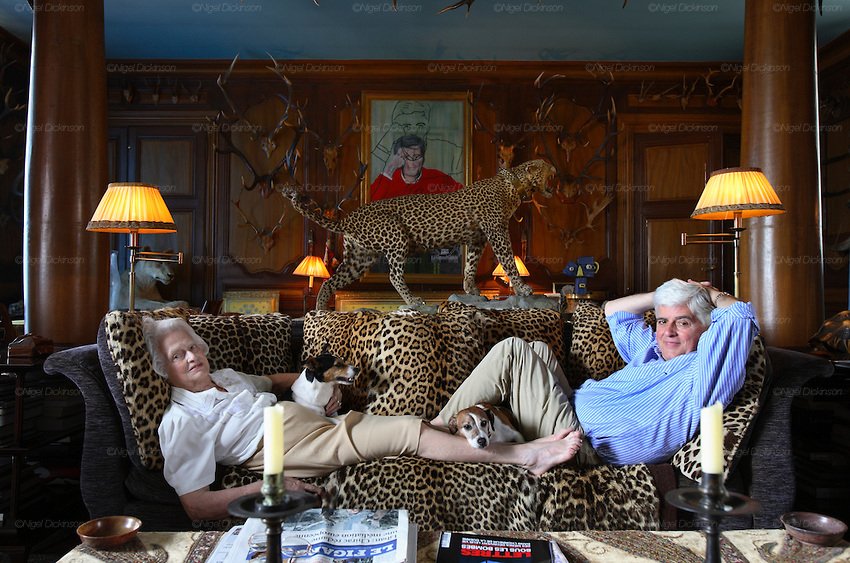 Επαιξαν Οπερα στον ωραιότερο πύργο της Γαλλίας -Σκηνοθέτης Ζυλί Γκαγιέ, βιολί η σύζυγος του Μανουέλ Βαλς [εικόνες] | iefimerida.gr 5