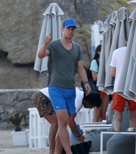 H καλύτερη διαφήμιση: Ο τερματοφύλακας της Εθνικής Γερμανίας μαγεμένος απολαμβάνει τον ήλιο στη Μύκονο-Οι φωτογραφίες του κάνουν το γύρο του κόσμου [εικόνες] | iefimerida.gr 0