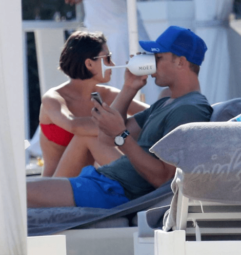 H καλύτερη διαφήμιση: Ο τερματοφύλακας της Εθνικής Γερμανίας μαγεμένος απολαμβάνει τον ήλιο στη Μύκονο-Οι φωτογραφίες του κάνουν το γύρο του κόσμου [εικόνες] | iefimerida.gr 4