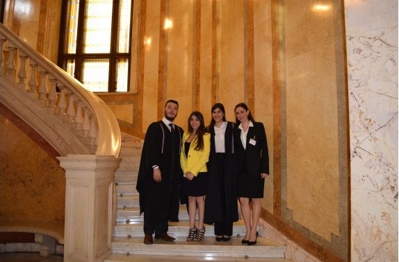 Πρωτιά για τη Νομική Αθηνών σε πανευρωπαϊκό διαγωνισμό εικονικής δίκης [εικόνες] | iefimerida.gr 1