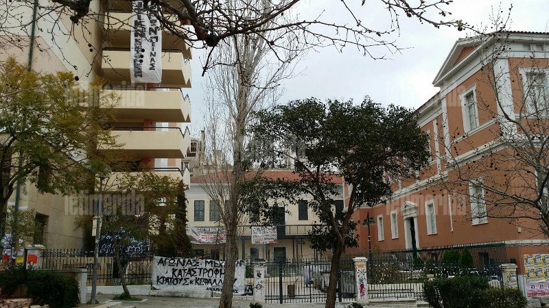 Οι αντεξουσιαστές κατέστρεψαν το εκκλησάκι δίπλα στη Νομική -Το έσπασαν και έκλεψαν τα πάντα [εικόνες] | iefimerida.gr 13