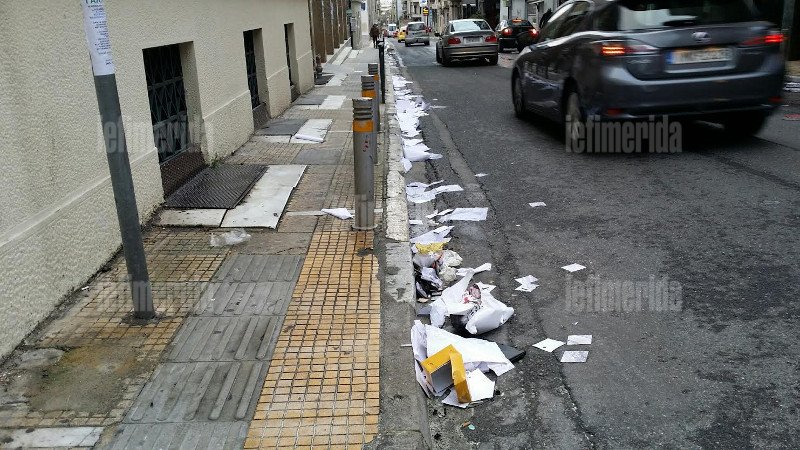 Οι αντεξουσιαστές κατέστρεψαν το εκκλησάκι δίπλα στη Νομική -Το έσπασαν και έκλεψαν τα πάντα [εικόνες] | iefimerida.gr 19