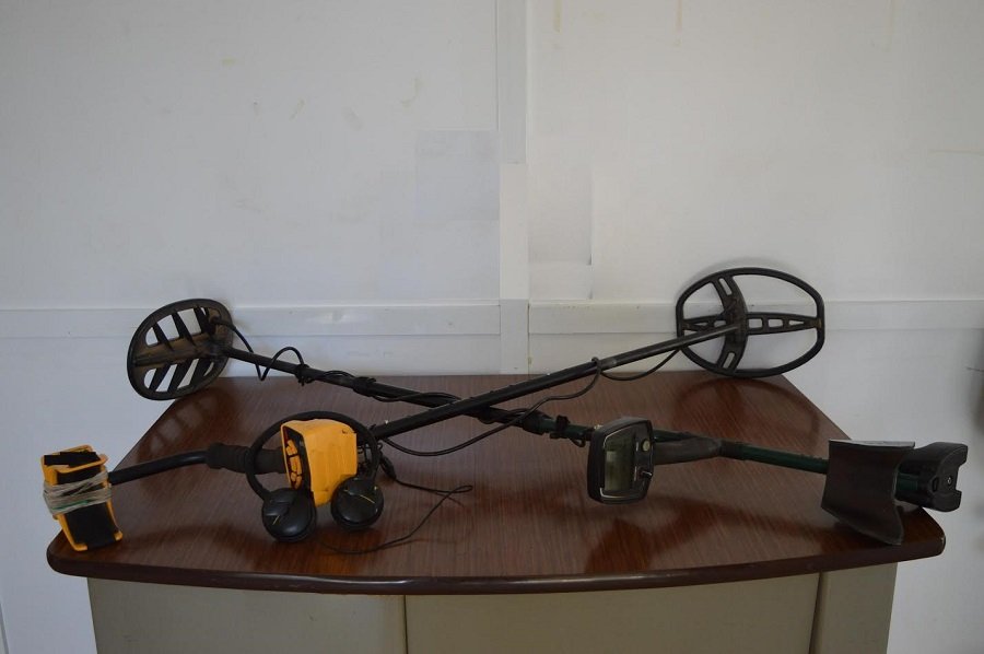 Πέλλα: Συνελήφθησαν επ’αυτοφώρω ενώ έκαναν παράνομη ανασκαφή [εικόνες] | iefimerida.gr 2