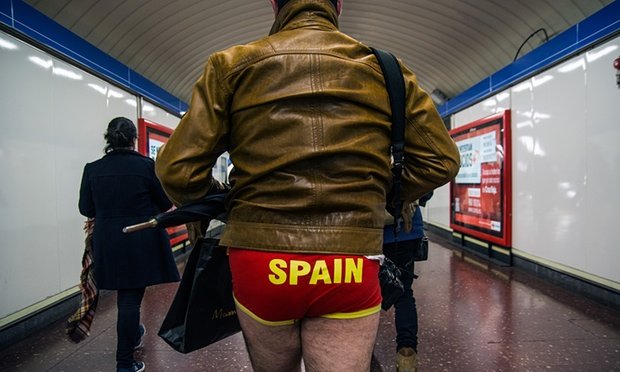 Πλημμύρισαν με μισόγυμνους τα μετρό σε όλο τον κόσμο -Για την «Ημέρα χωρίς παντελόνι» [εικόνες] | iefimerida.gr 3