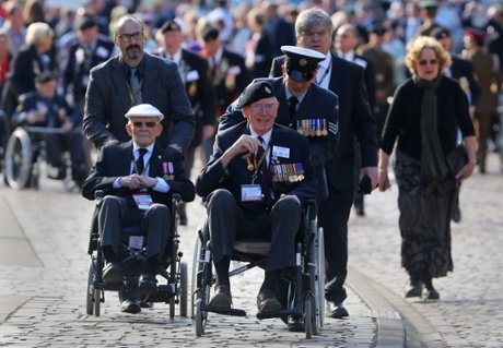 Νορμανδία, D-day: Βετεράνοι, αρχηγοί κρατών και στο βάθος η G7 για τους εορτασμούς μνήμης [εικόνες] | iefimerida.gr 8