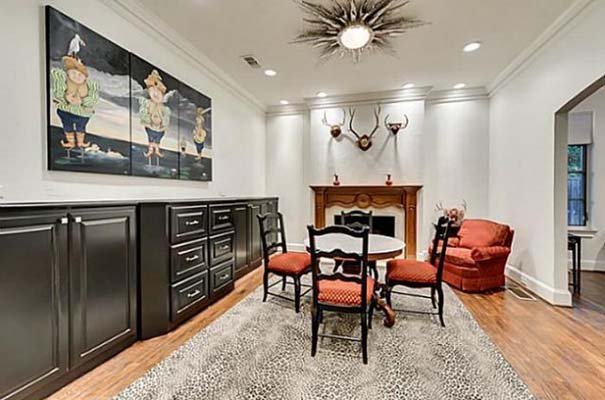 Αυτό είναι το θρυλικό σπίτι του Τσακ Νόρις -Η δημοφιλής κατοικία αναζητά νέο ιδιοκτήτη [εικόνες]  | iefimerida.gr 3