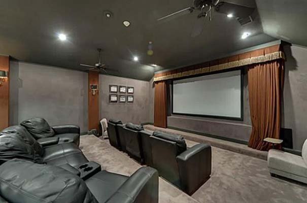 Αυτό είναι το θρυλικό σπίτι του Τσακ Νόρις -Η δημοφιλής κατοικία αναζητά νέο ιδιοκτήτη [εικόνες]  | iefimerida.gr 9