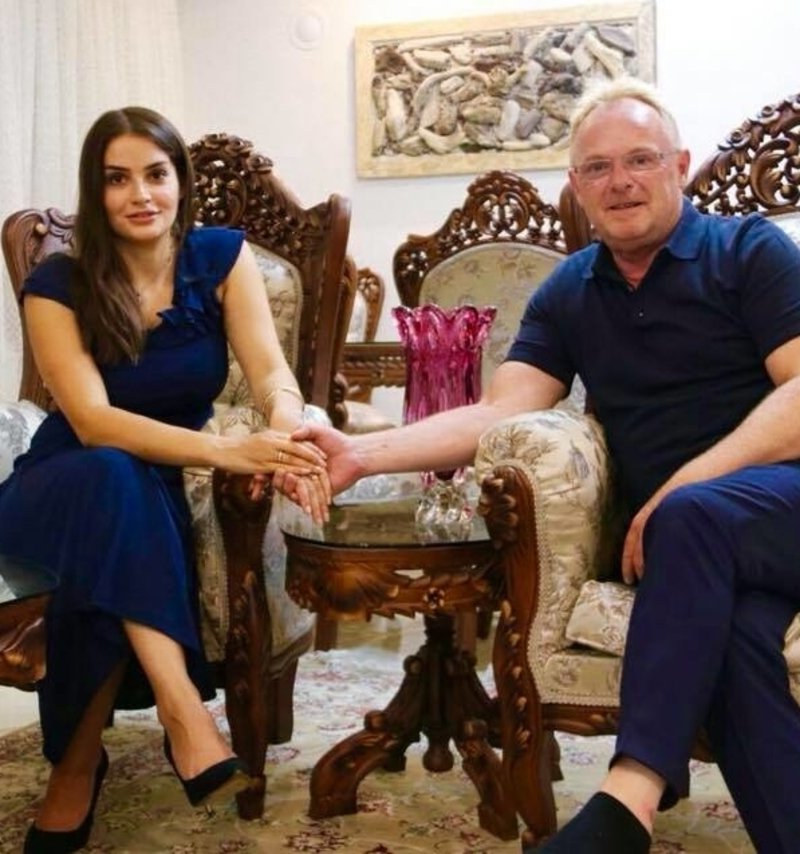 Ακροδεξιός υπουργός αγάπησε μουσουλμάνα μετανάστρια -Η πιο απίστευτη ιστορία της Νορβηγίας [εικόνες] | iefimerida.gr 5